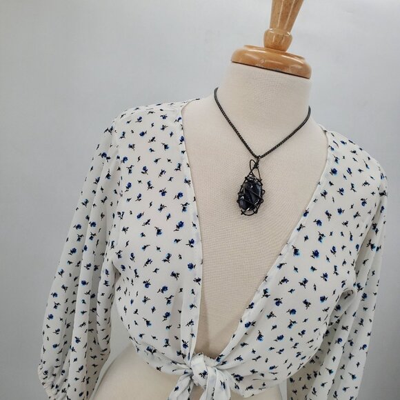 Windsor Sheer Tie Front Blouse M White Blue Floral Crop Top Boho Festival - Picture 5 of 14